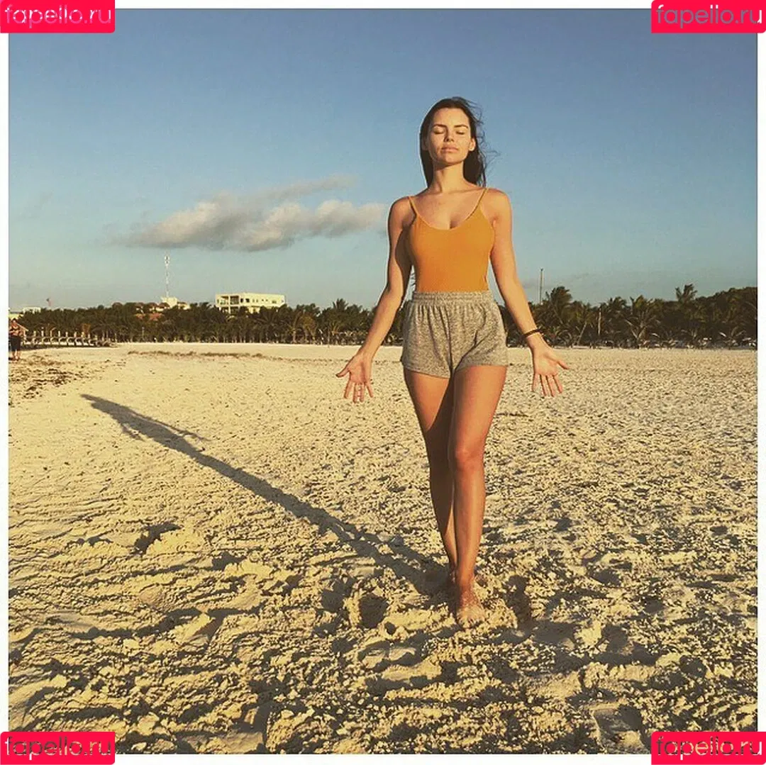 Eline Powell Onlyfans Photo Gallery 