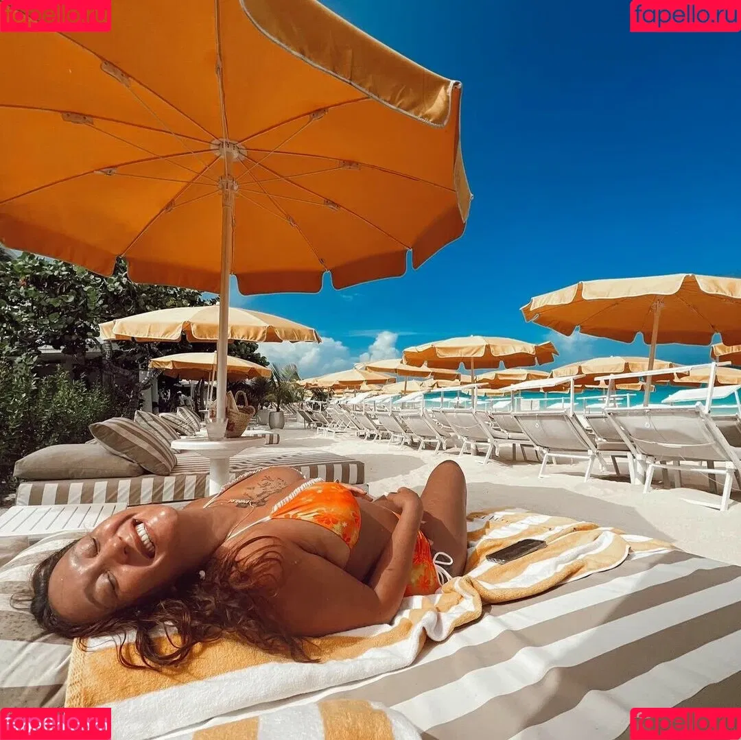 Gigi Hadid Onlyfans Photo Gallery 