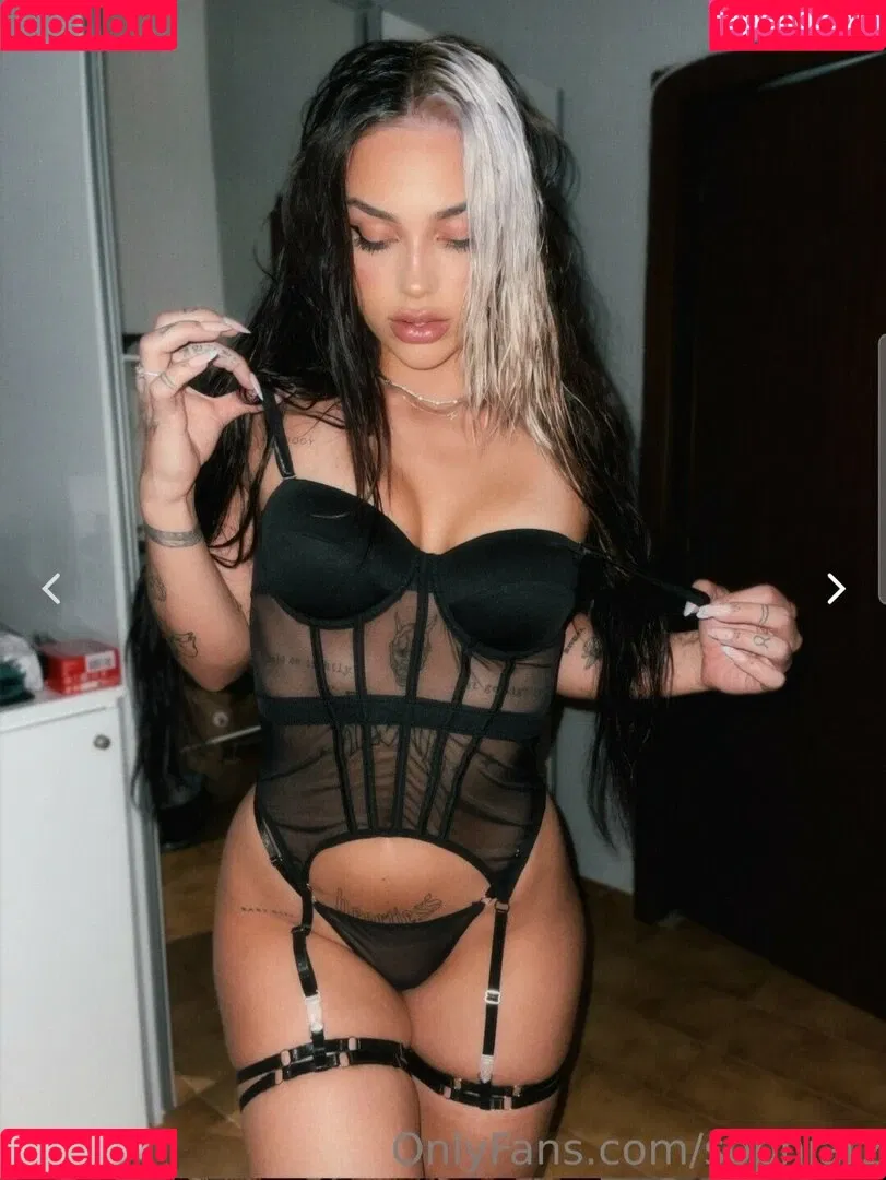 Sophia_rizou Onlyfans Photo Gallery 