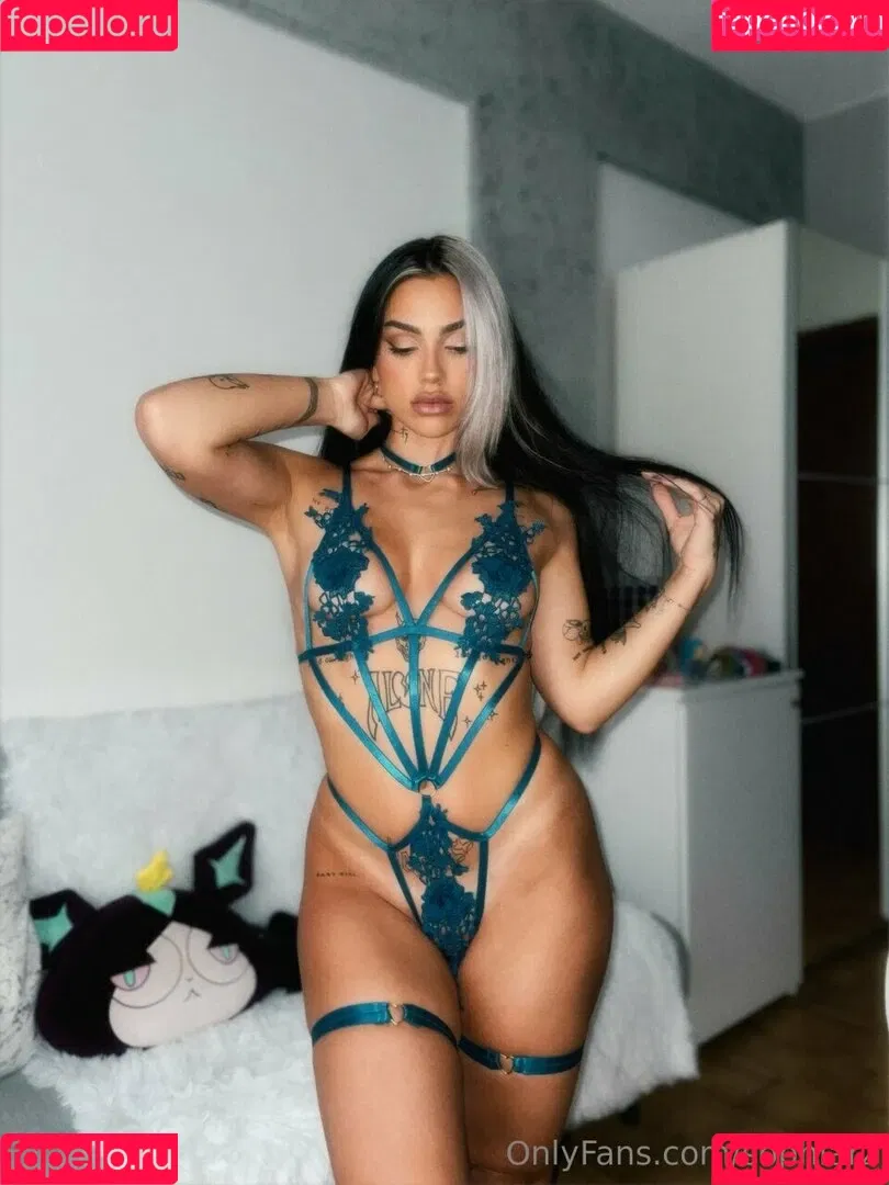 Sophia_rizou Onlyfans Photo Gallery 