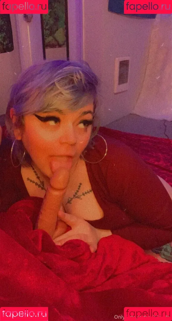 w33d.bby Onlyfans Photo Gallery 
