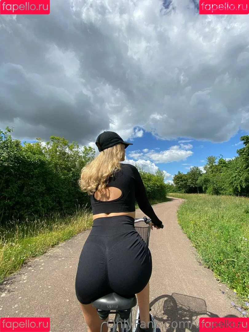 vikkikiss Onlyfans Photo Gallery 