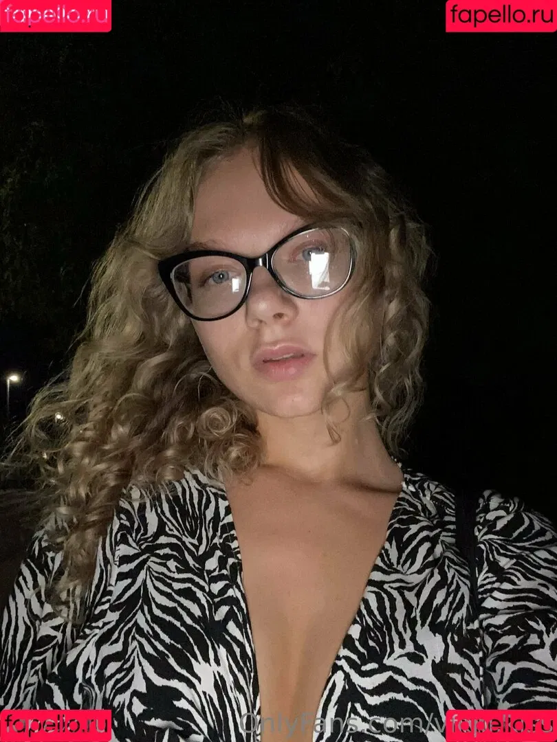 vikkikiss Onlyfans Photo Gallery 