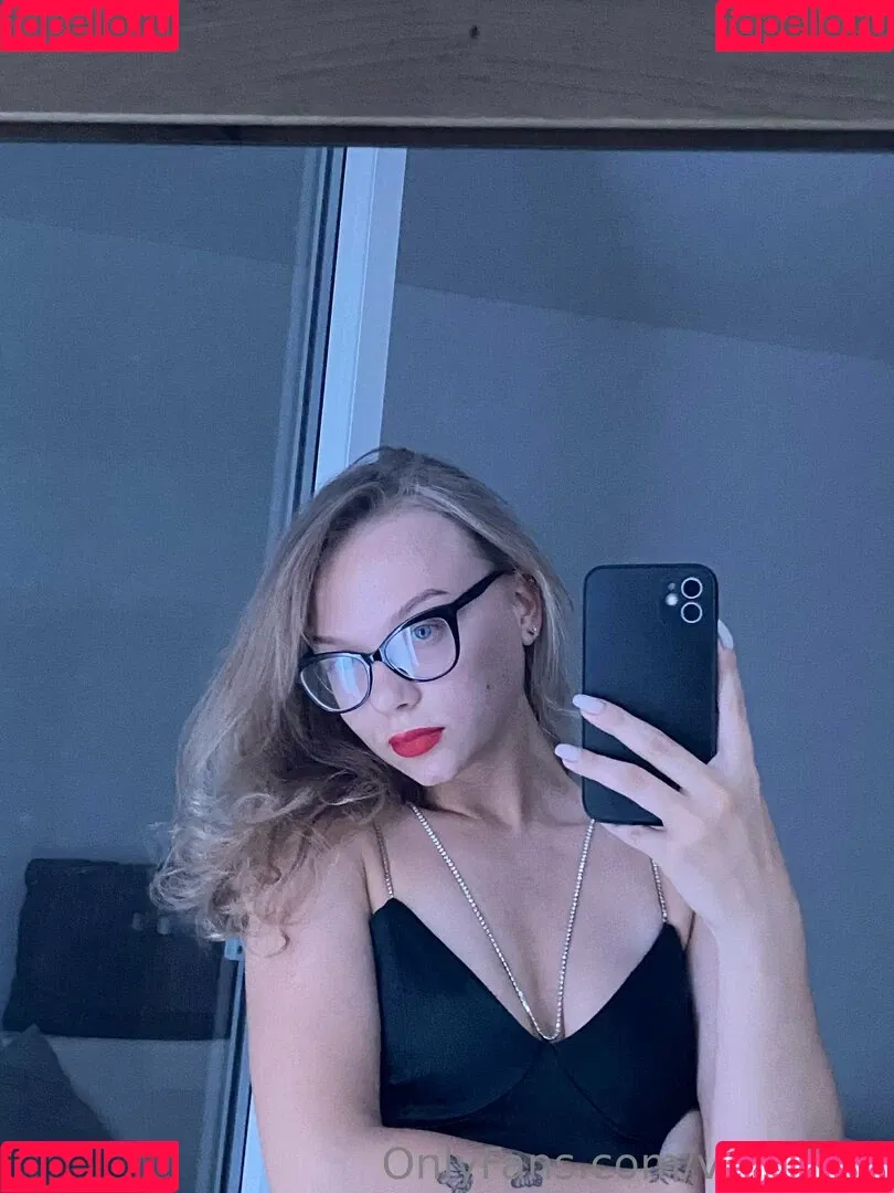 vikkikiss Onlyfans Photo Gallery 