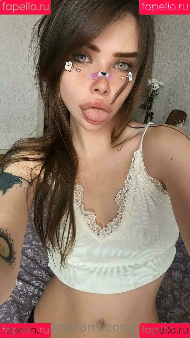 vikkikiss Onlyfans Photo Gallery 