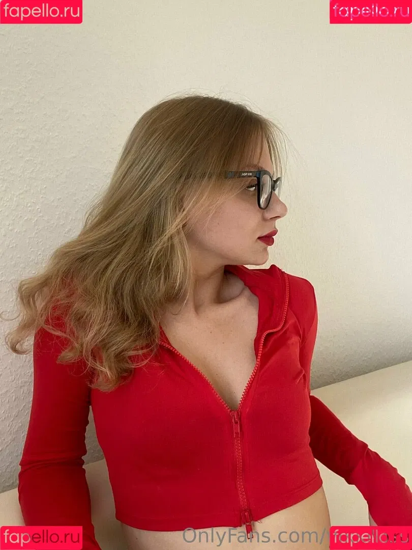 vikkikiss Onlyfans Photo Gallery 