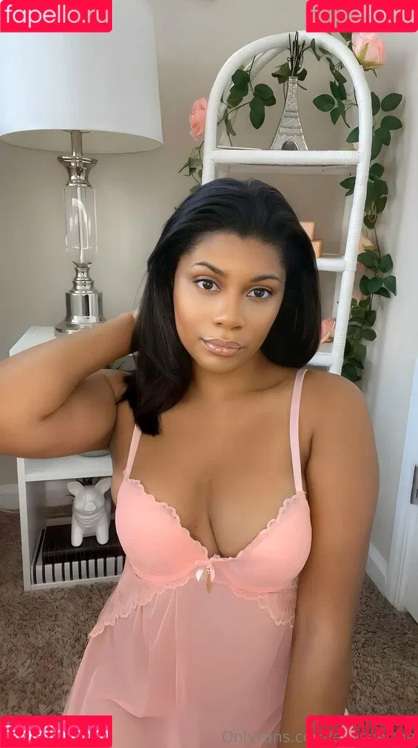 elleseefree Onlyfans Photo Gallery 