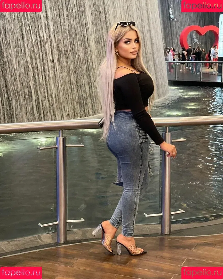 Deli Sana Onlyfans Photo Gallery 
