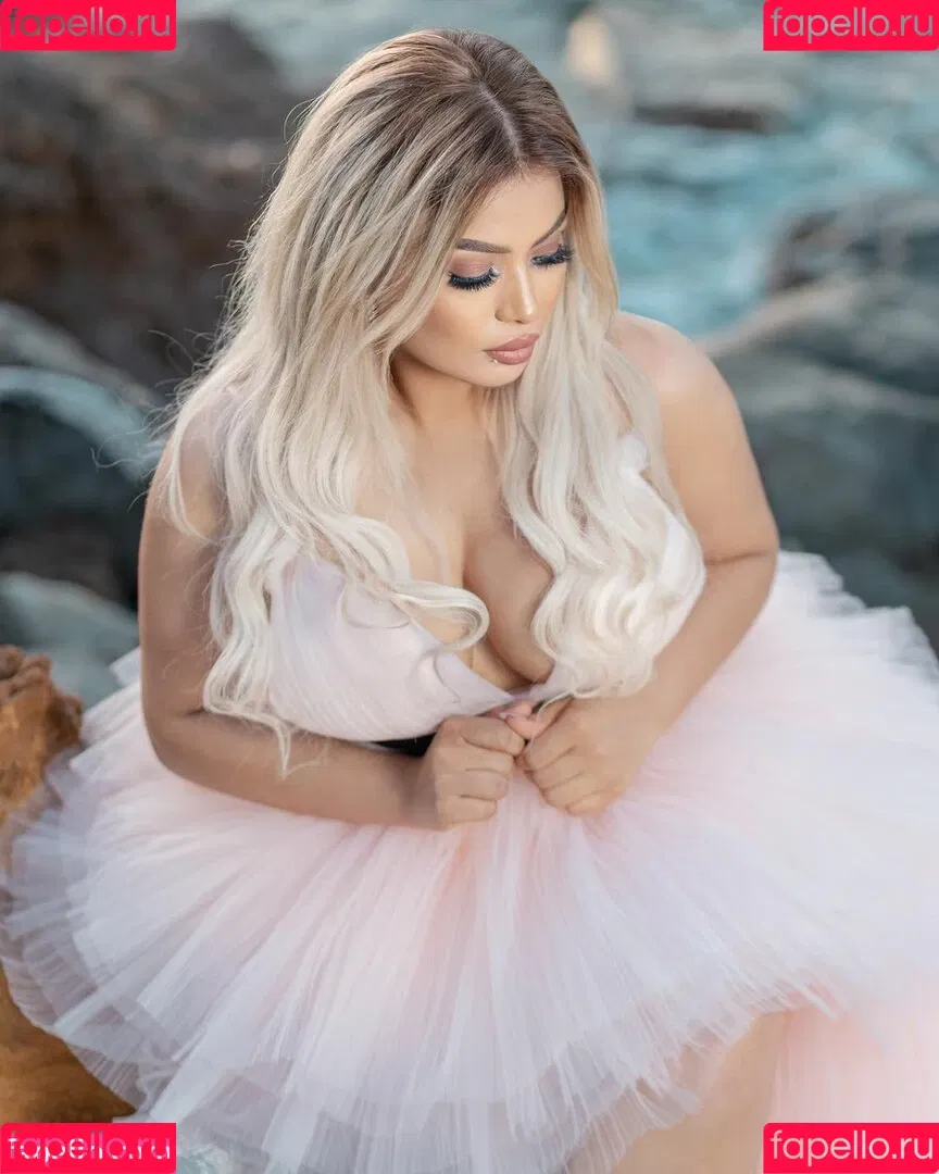 Deli Sana Onlyfans Photo Gallery 