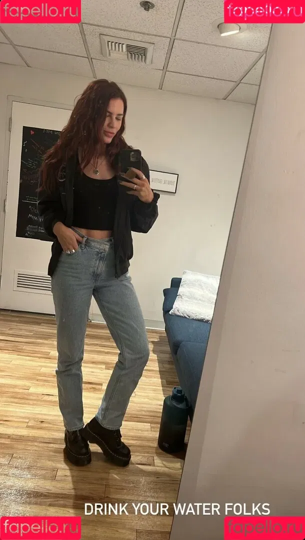 Courtney Hope Onlyfans Photo Gallery 