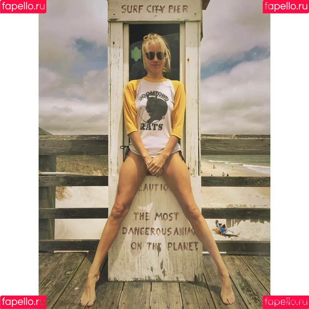 Jessy Schram Onlyfans Photo Gallery 