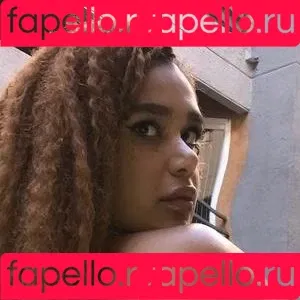 Carmela Habibi Onlyfans Photo Gallery 