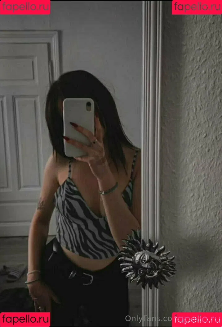 emilage Onlyfans Photo Gallery 