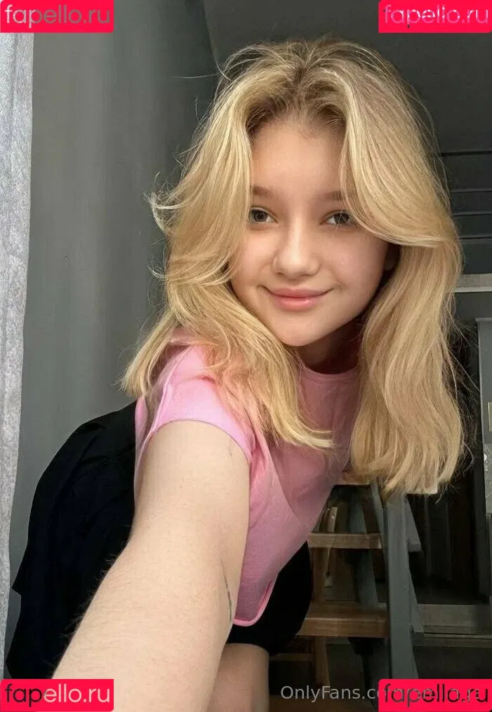 emilage Onlyfans Photo Gallery 