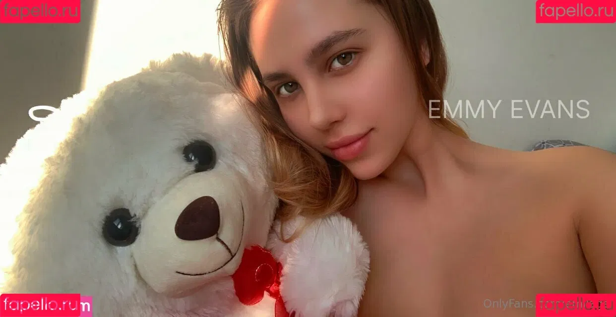 emilage Onlyfans Photo Gallery 