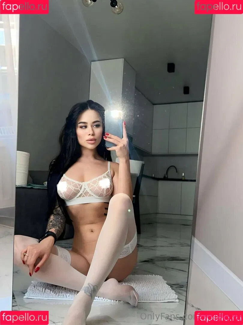 emilage Onlyfans Photo Gallery 