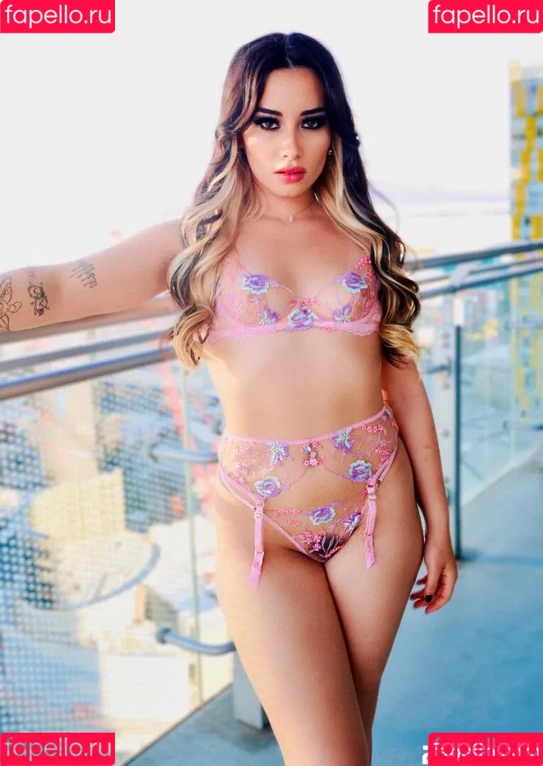 Aria Lee Onlyfans Photo Gallery 
