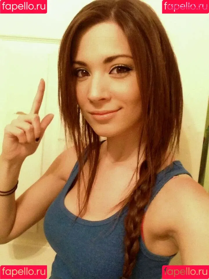 MelonieMac Onlyfans Photo Gallery 