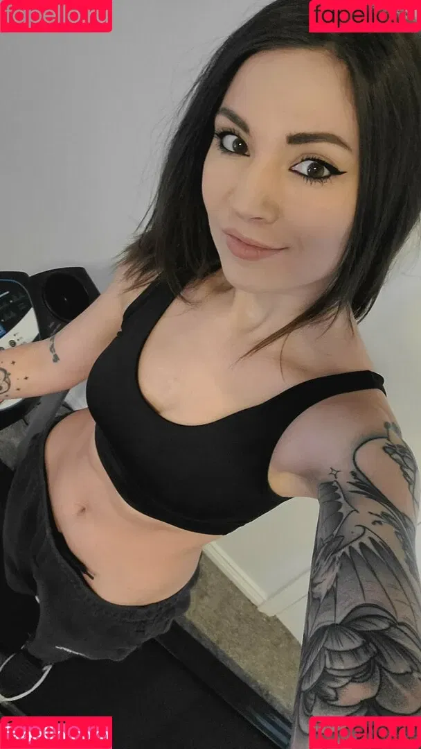 MelonieMac Onlyfans Photo Gallery 