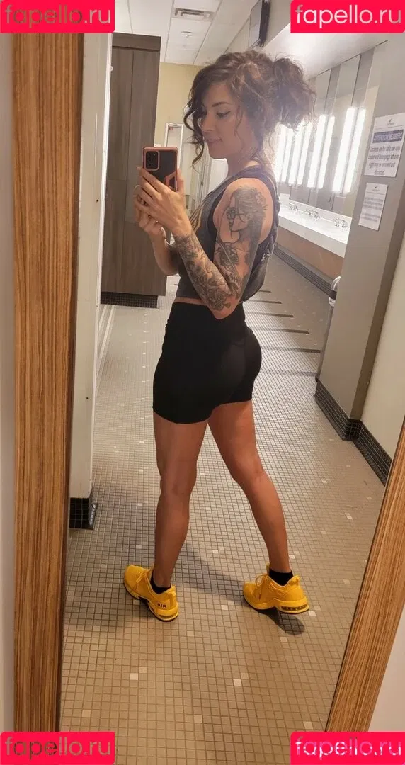 MelonieMac Onlyfans Photo Gallery 
