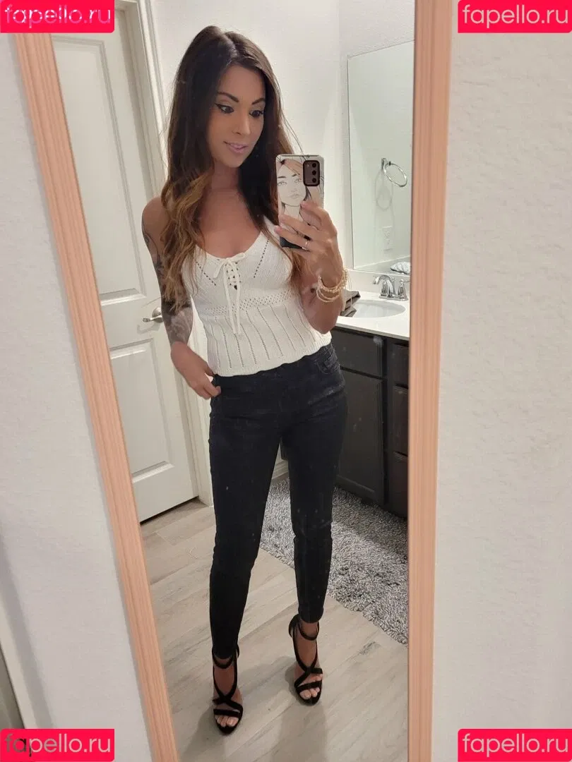 MelonieMac Onlyfans Photo Gallery 