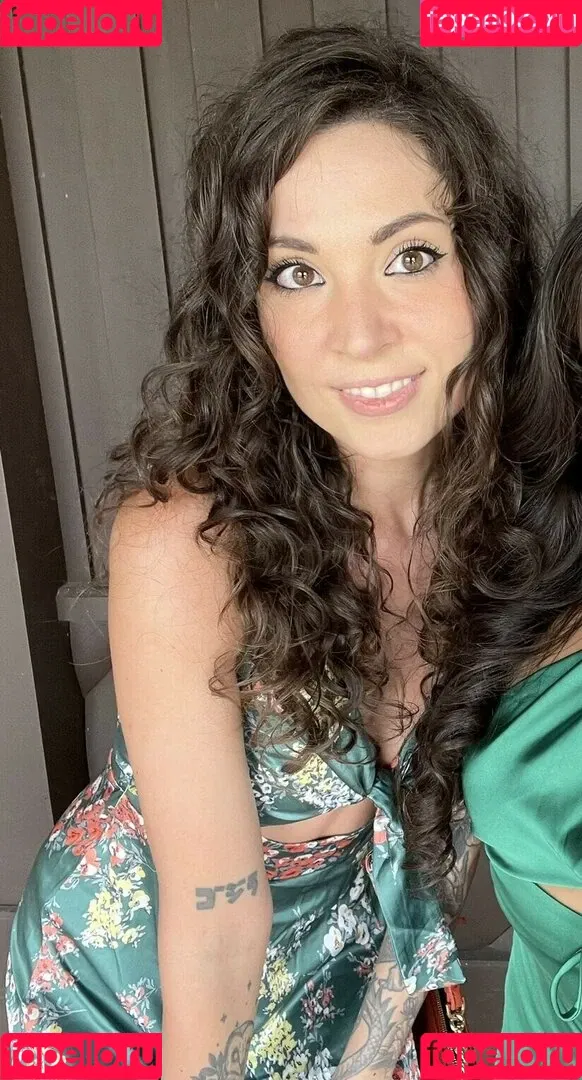 MelonieMac Onlyfans Photo Gallery 