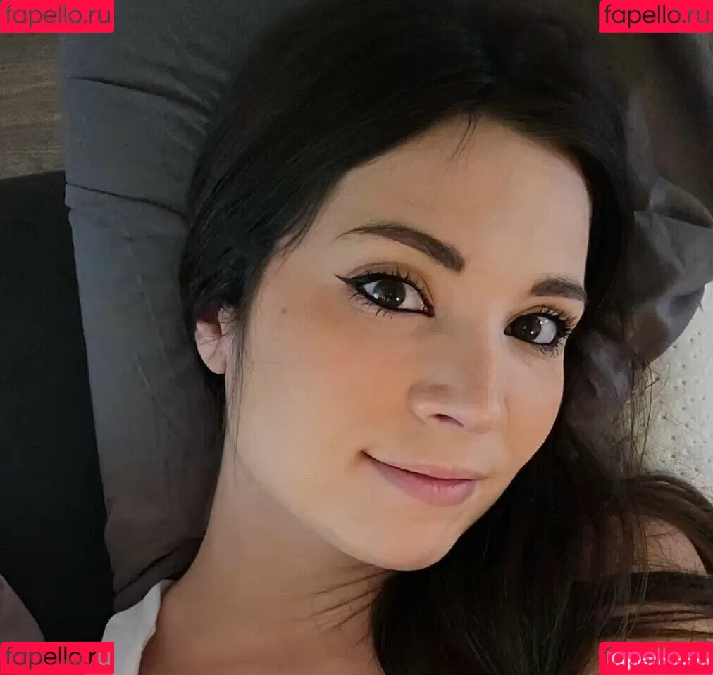 MelonieMac Onlyfans Photo Gallery 