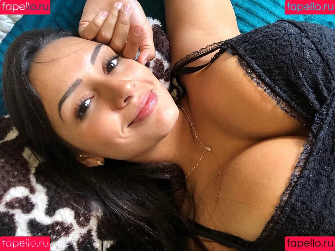 Diana M. Alcaraz Onlyfans Photo Gallery 