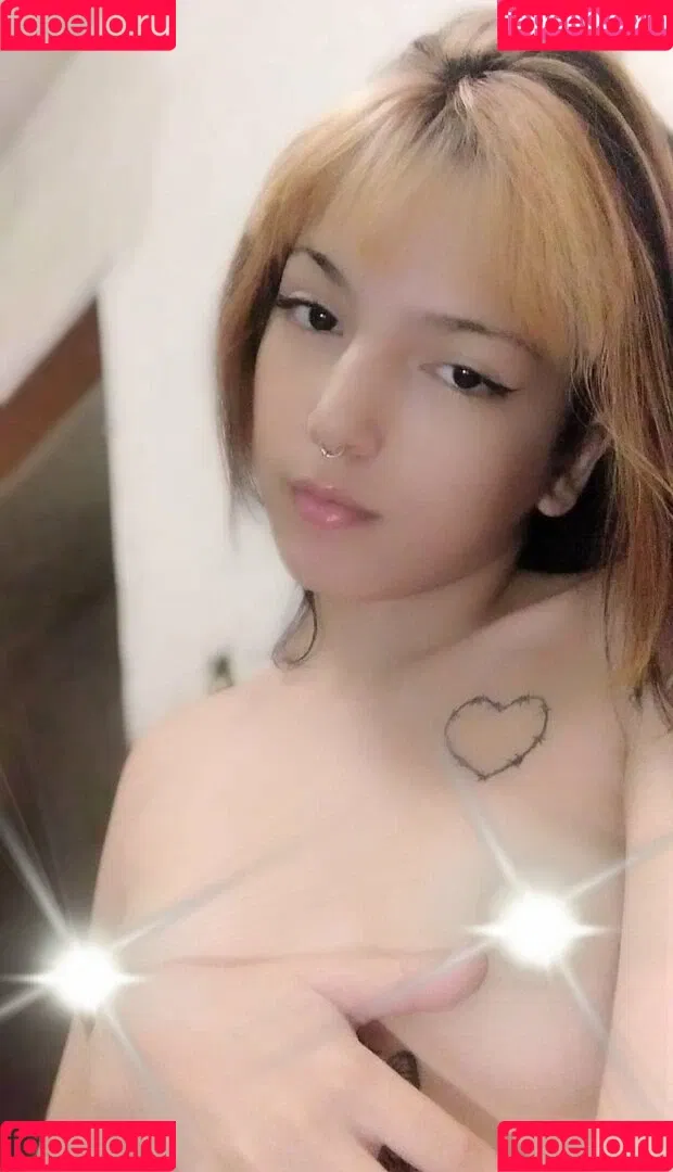 YuYu Onlyfans Photo Gallery 