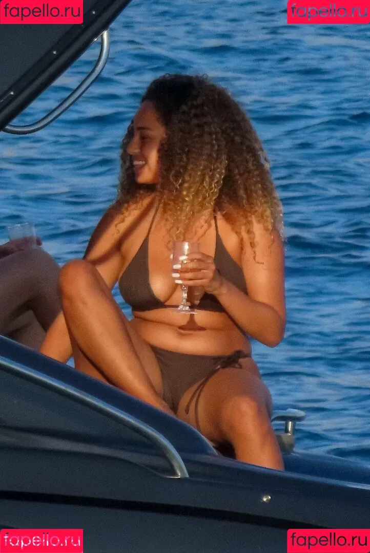 Amber Gill Onlyfans Photo Gallery 