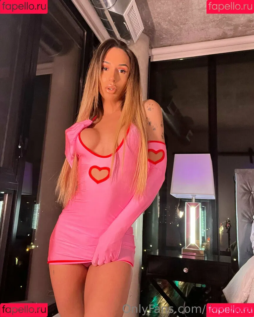 ItsRae69 Onlyfans Photo Gallery 