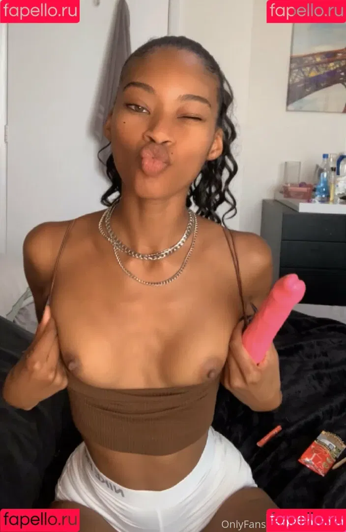 islabizaxxx Onlyfans Photo Gallery 