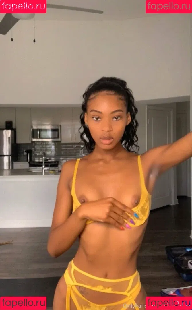 islabizaxxx Onlyfans Photo Gallery 