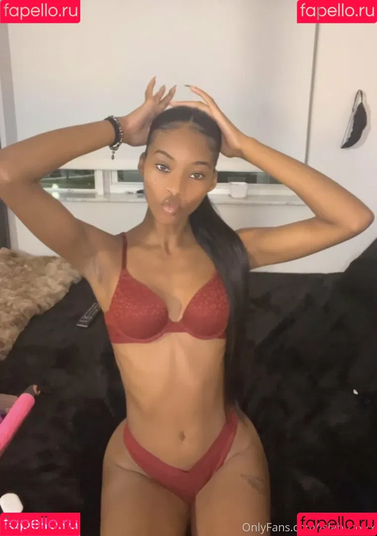 islabizaxxx Onlyfans Photo Gallery 