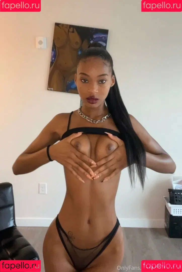 islabizaxxx Onlyfans Photo Gallery 
