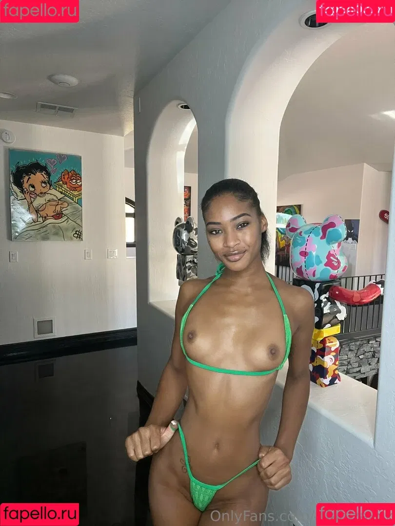 islabizaxxx Onlyfans Photo Gallery 