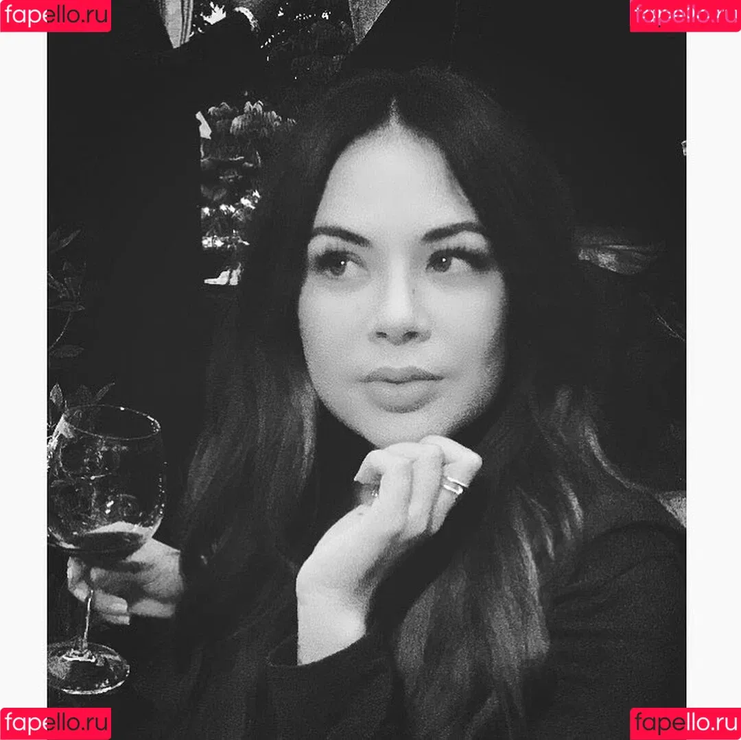 Janel Parrish Onlyfans Photo Gallery 