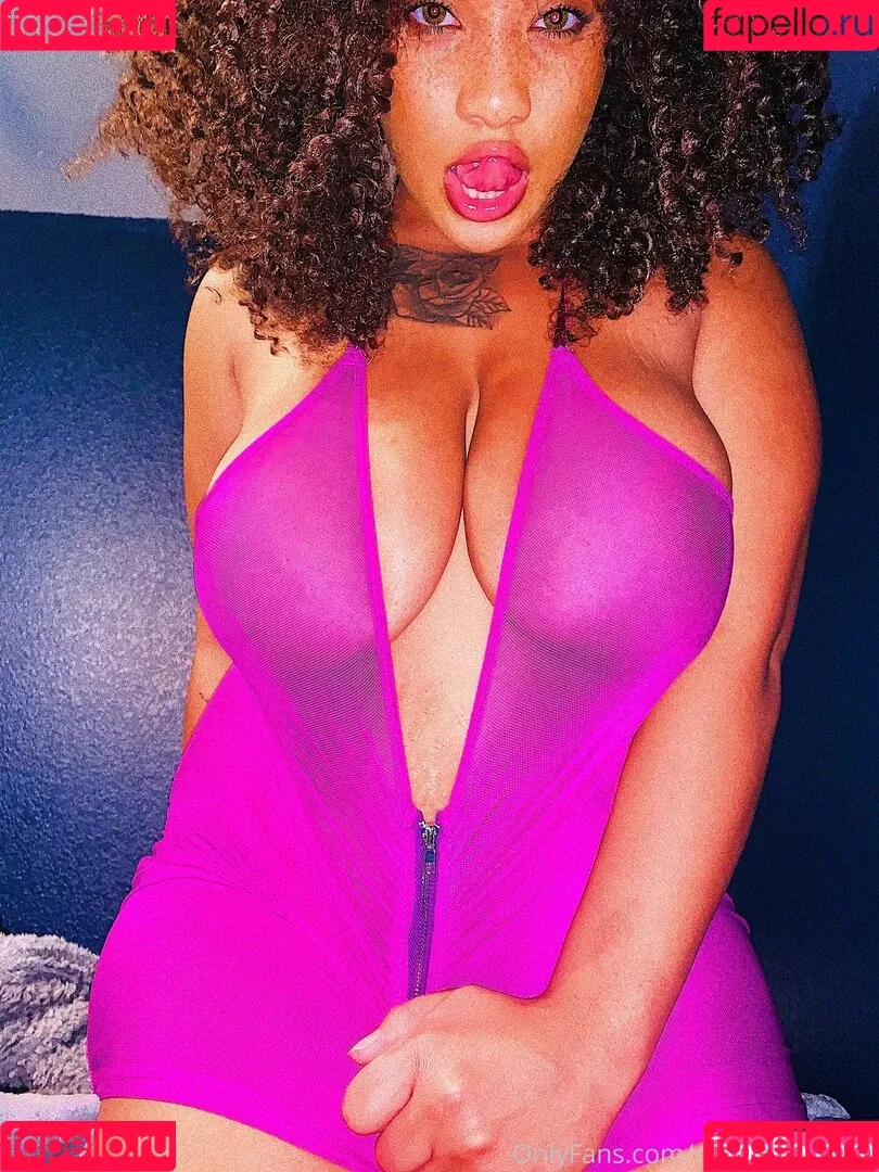 raynellemariah Onlyfans Photo Gallery 