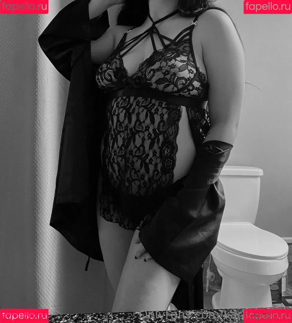 emswrldxo Onlyfans Photo Gallery 
