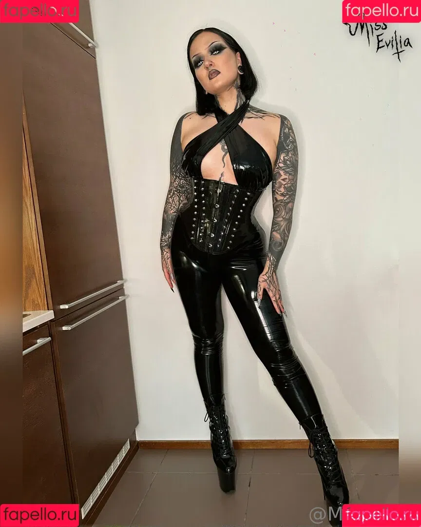 misseviliafree Onlyfans Photo Gallery 