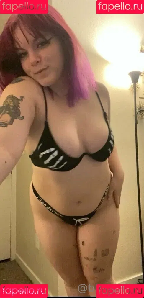 bbygirlviv Onlyfans Photo Gallery 