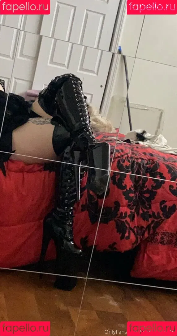 gothicc-bimbo Onlyfans Photo Gallery 