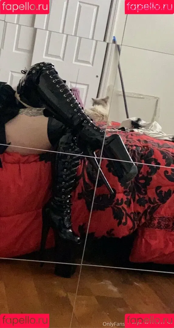 gothicc-bimbo Onlyfans Photo Gallery 