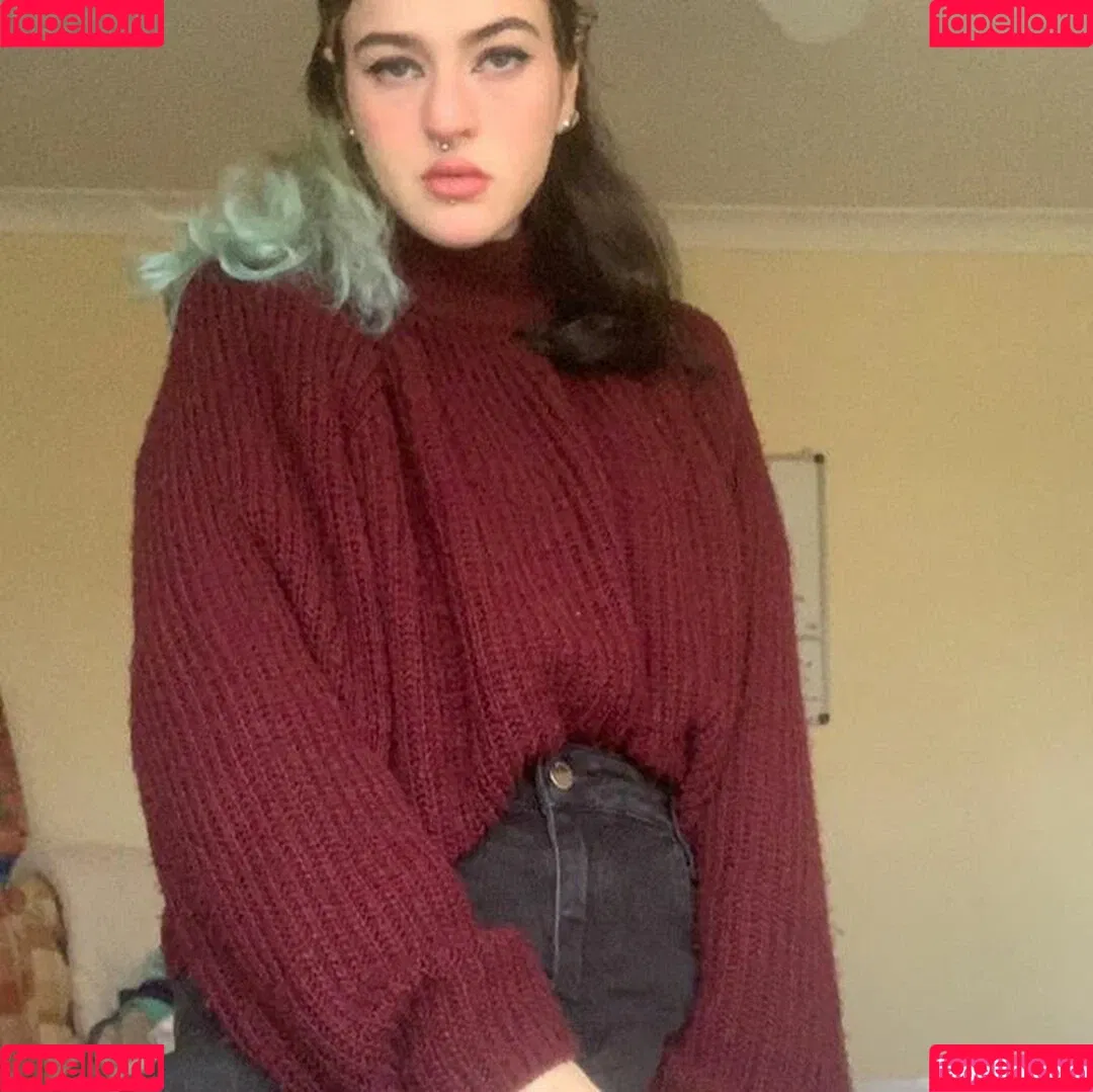 Hahahahelp_me Onlyfans Photo Gallery 
