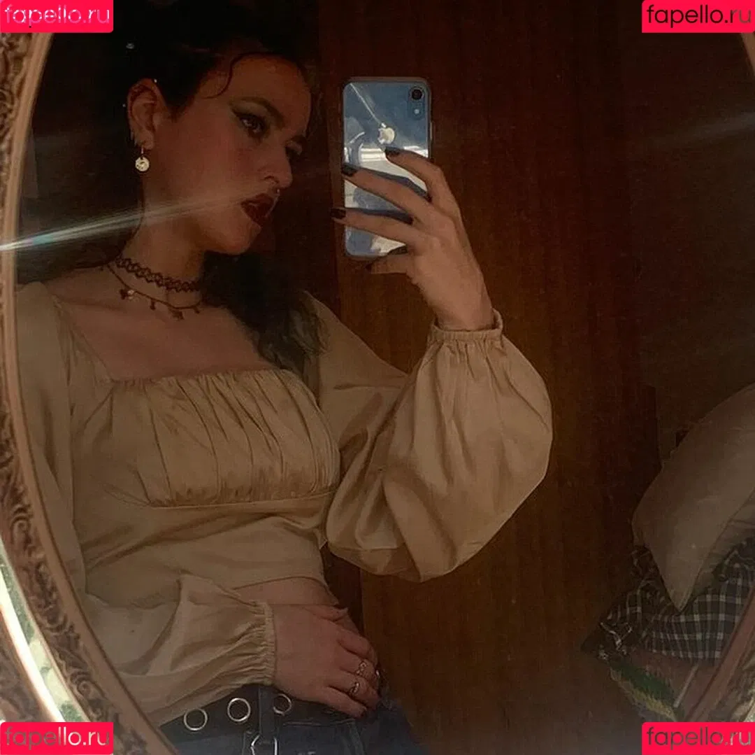 Hahahahelp_me Onlyfans Photo Gallery 