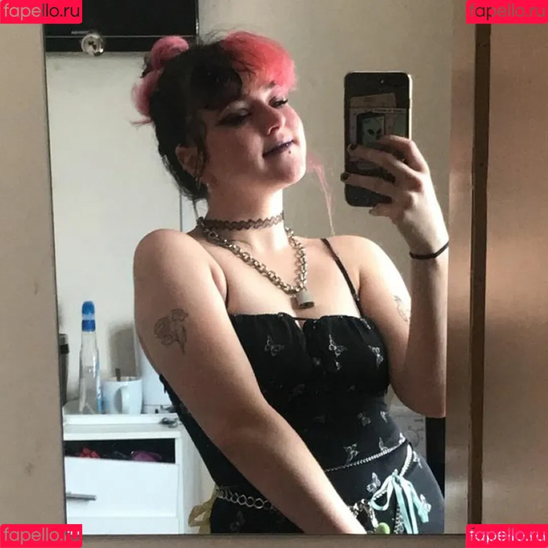 Hahahahelp_me Onlyfans Photo Gallery 