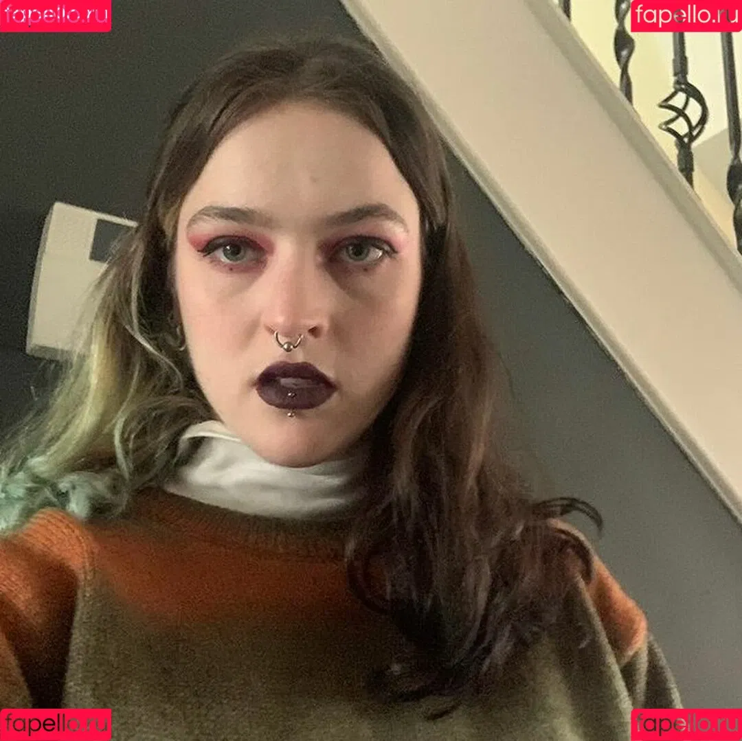 Hahahahelp_me Onlyfans Photo Gallery 