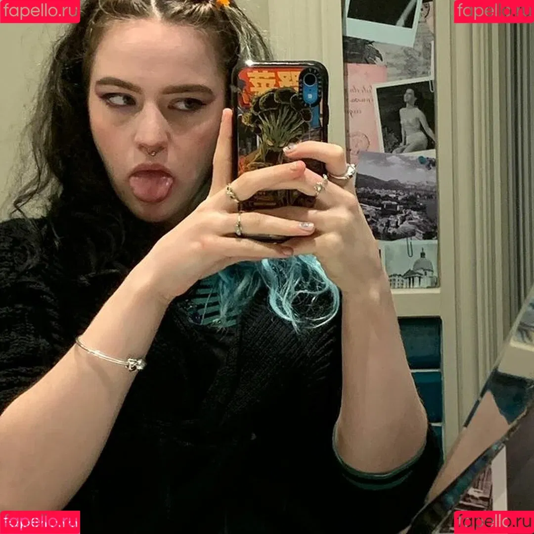 Hahahahelp_me Onlyfans Photo Gallery 