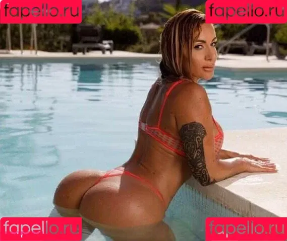 Victoria Lomba Onlyfans Photo Gallery 