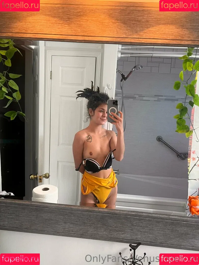 venus_kittyxo Onlyfans Photo Gallery 